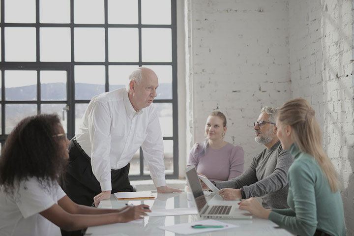 group-of-people-photo-in-room